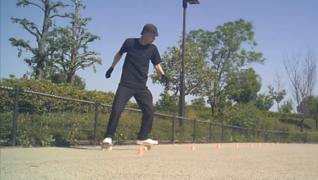 【フリーラインスケート】パイロンを使ったオープンワンエイティの連続技！